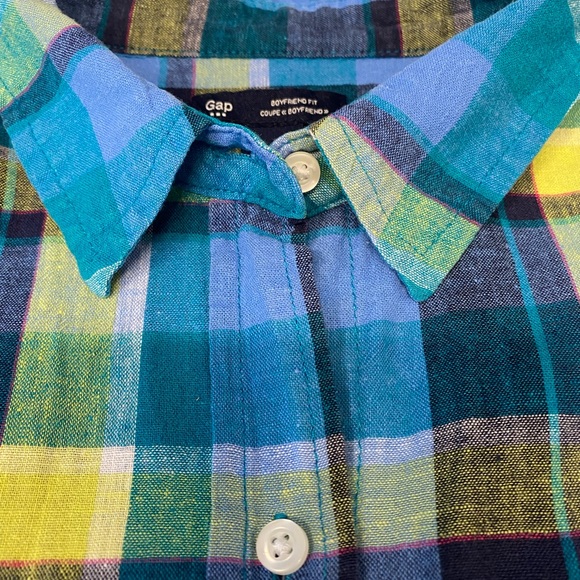 Gap women’s plaid Boyfriend fit button down long sleeve shirt - Picture 5 of 9